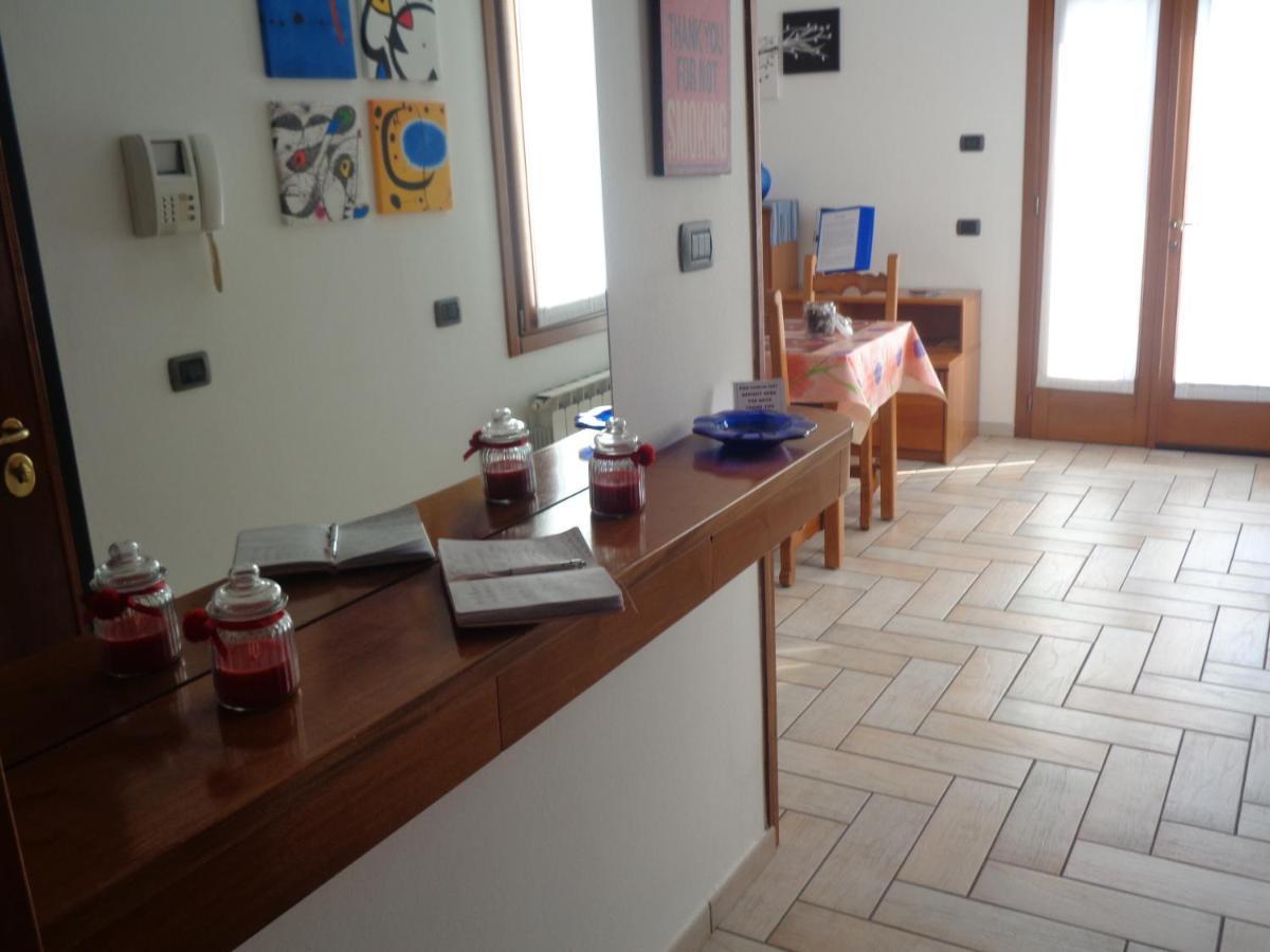 Casa Di Chiara Vicino Venezia E Aeroporto Vce Apartment Campalto Exterior foto