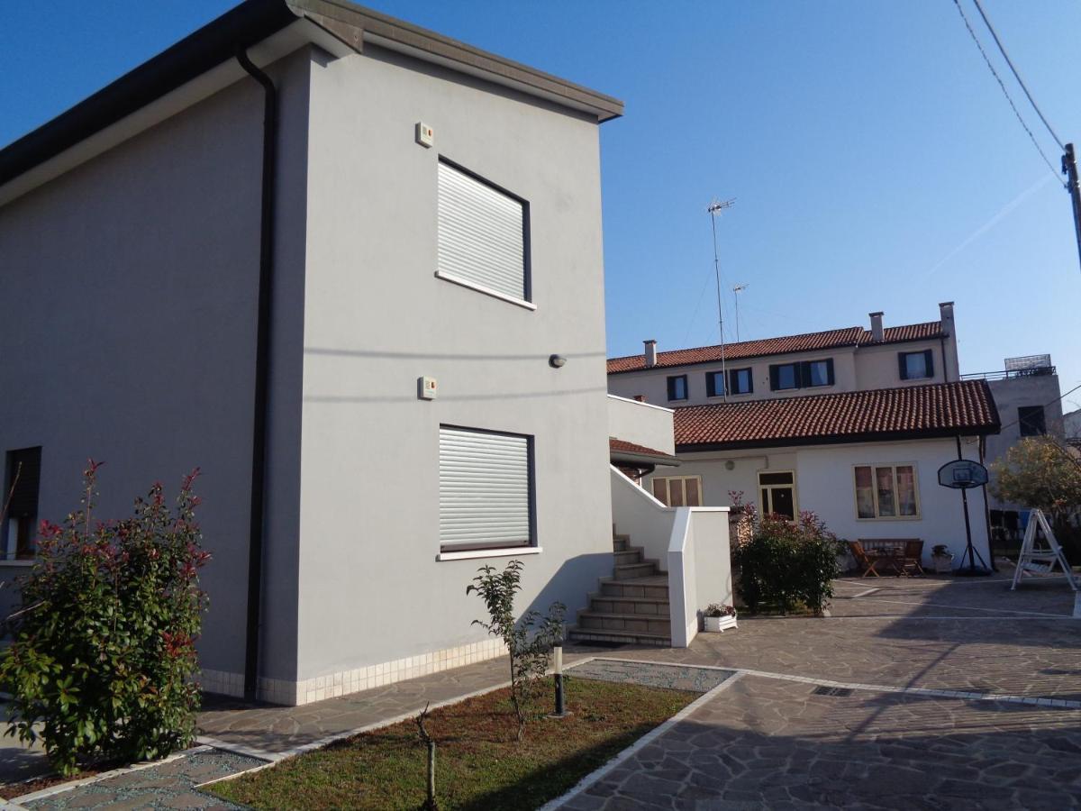 Casa Di Chiara Vicino Venezia E Aeroporto Vce Apartment Campalto Exterior foto